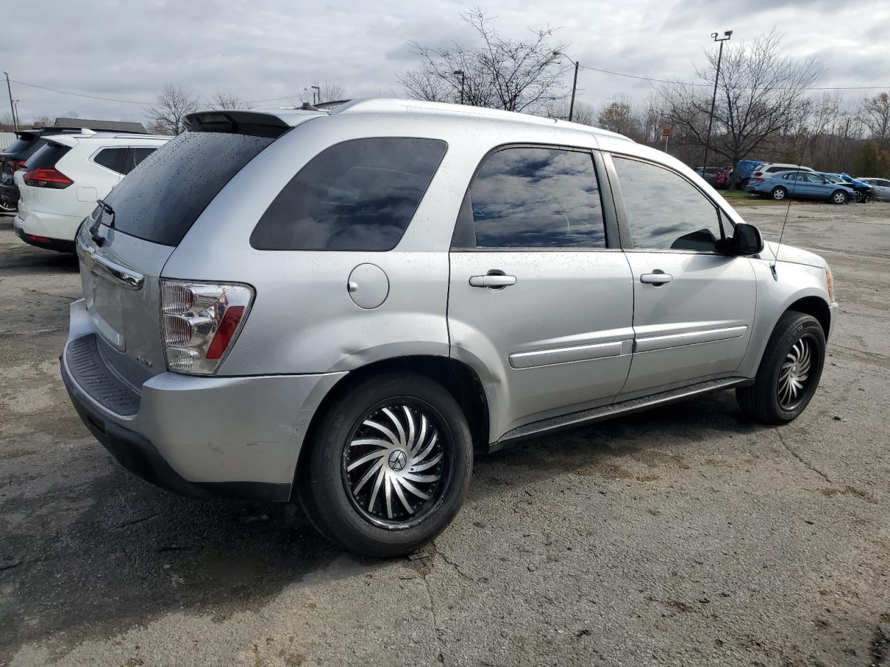 2005 Chevrolet Equinox - Image 3