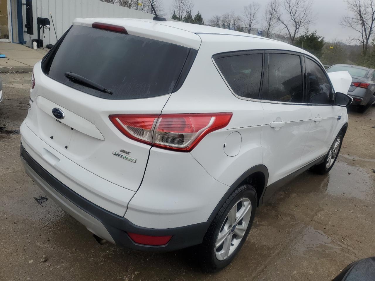 VIN 1FMCU0GX4EUD98605 2014 FORD ESCAPE no.3