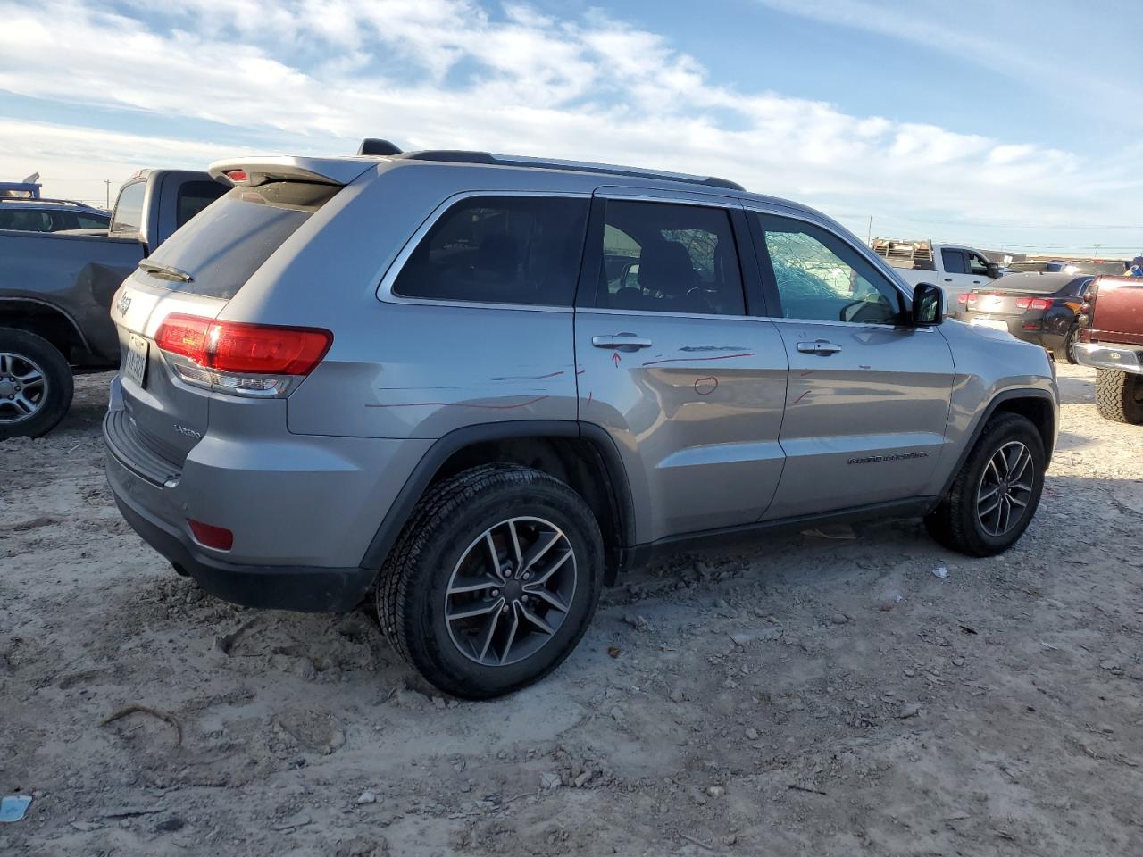 2019 Jeep Grand Cherokee - Image 3