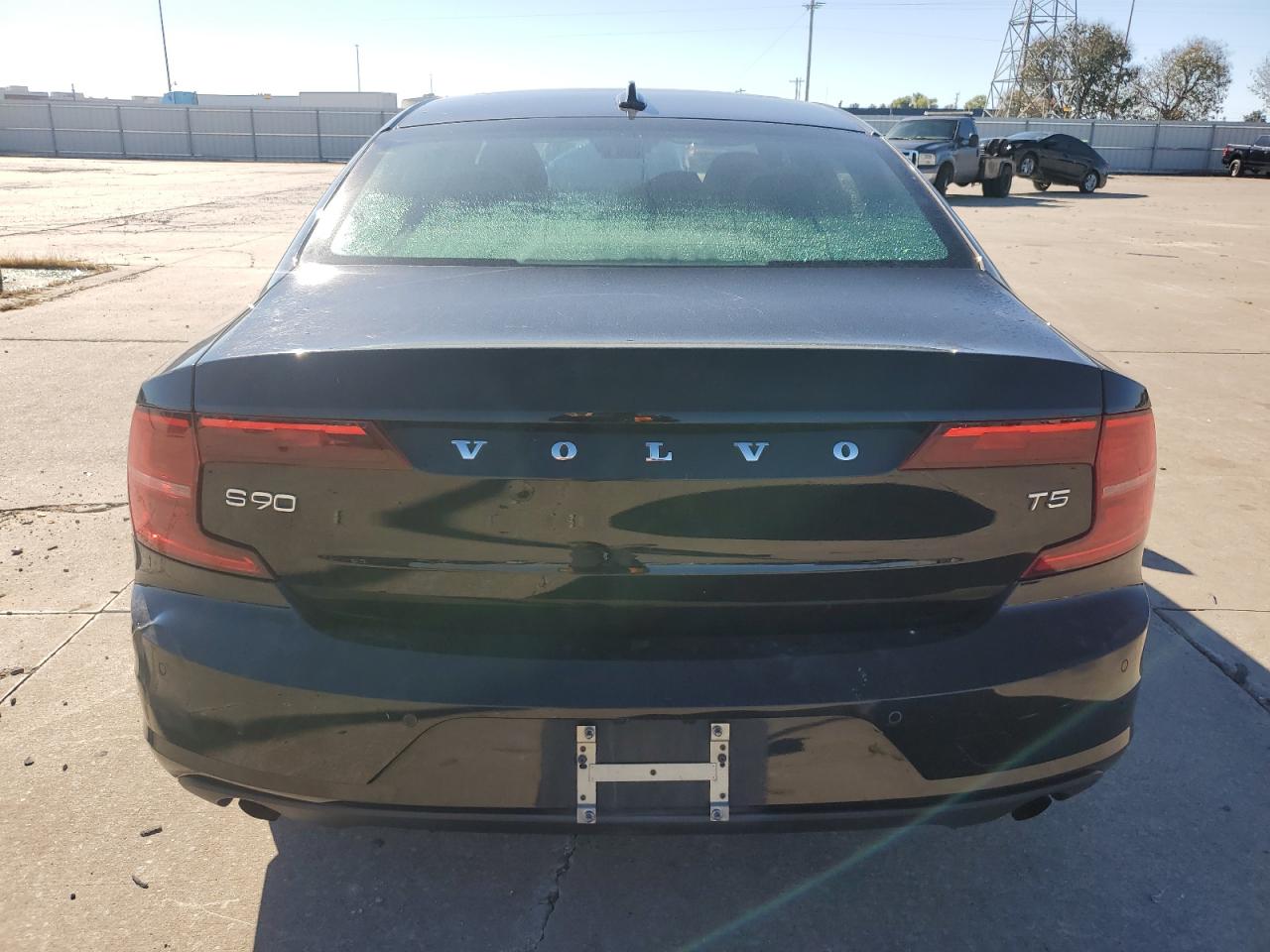 2018 Volvo S90 T5 Momentum VIN: LVY982AK6JP030679 Lot: 78064554