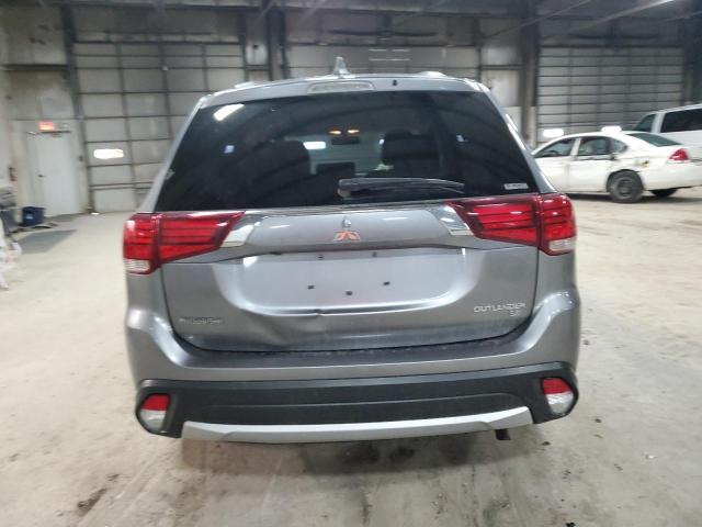  MITSUBISHI OUTLANDER 2018 Srebrny