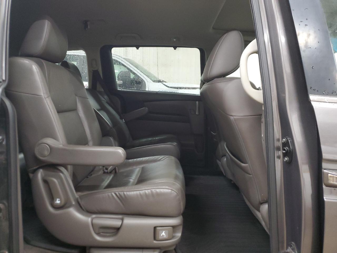 2013 Honda Odyssey - Image 11