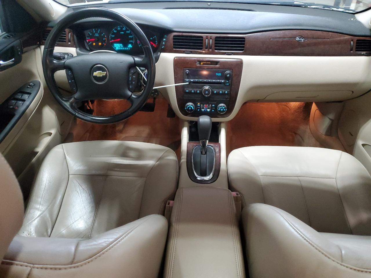 2011 Chevrolet Impala - Image 8