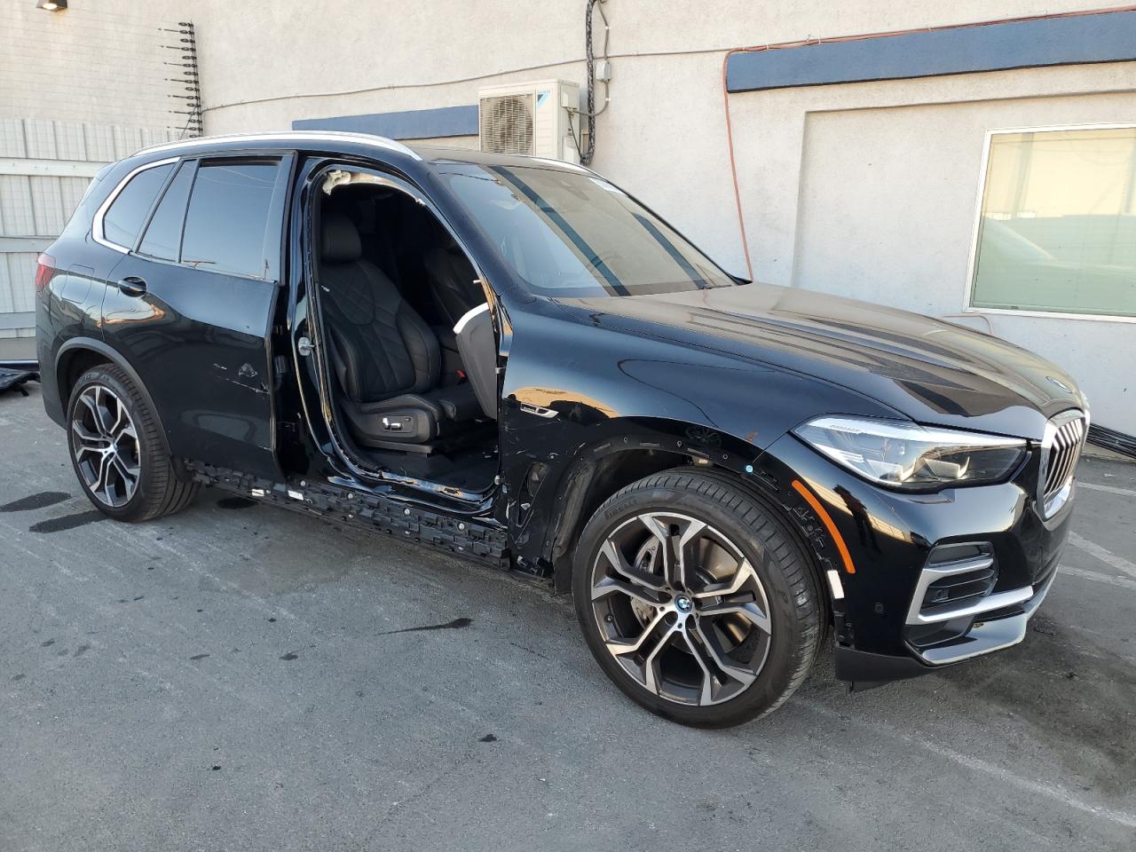 2023 BMW X5 - Image 4