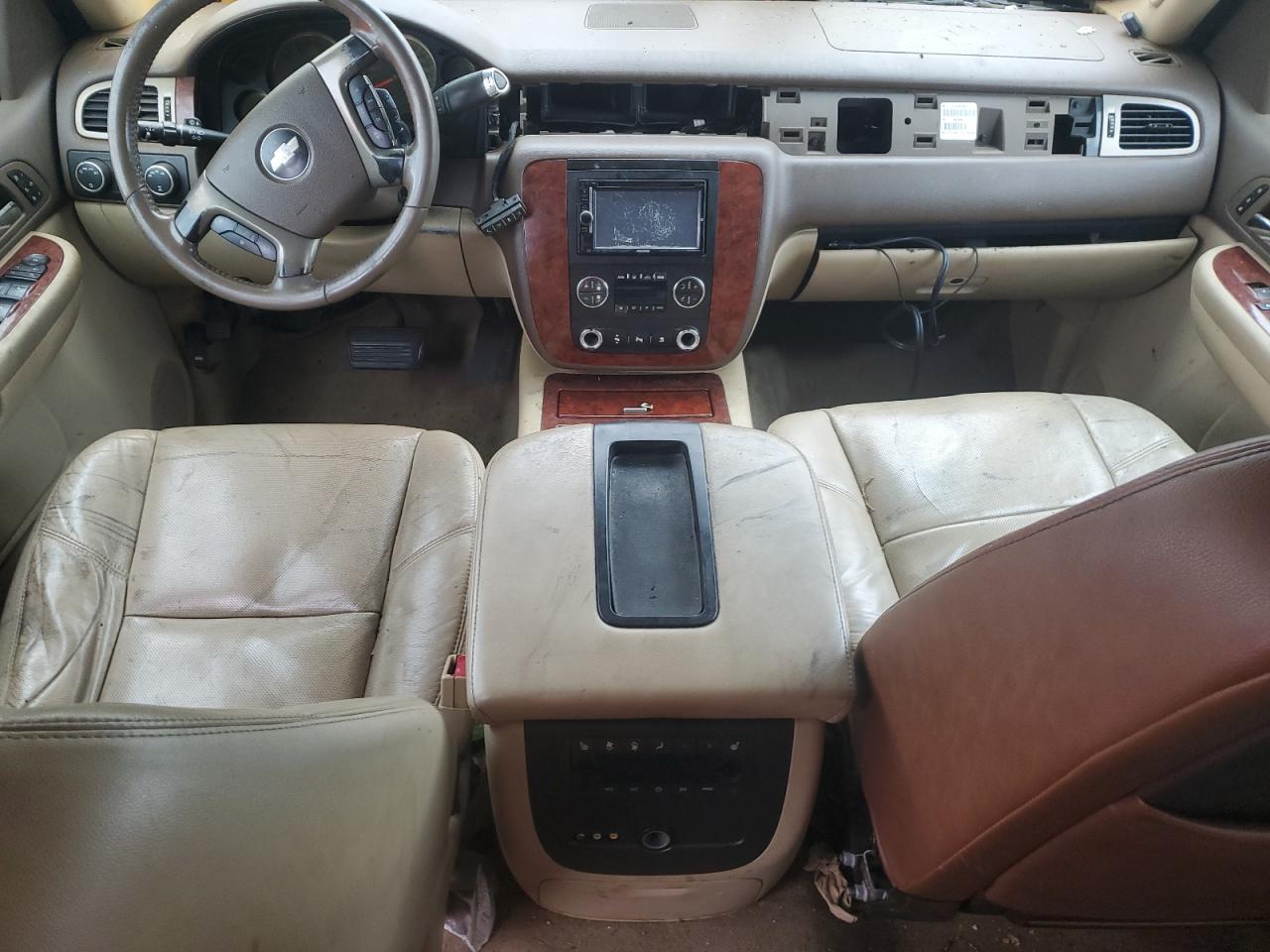 2009 Chevrolet Suburban - Image 8