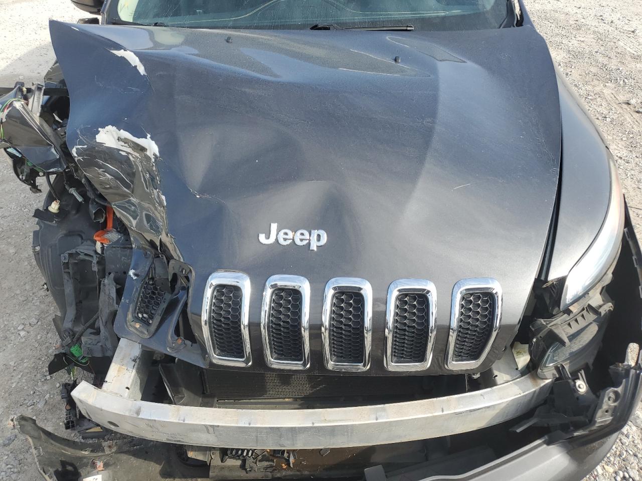 2015 Jeep Grand Cherokee - Image 12