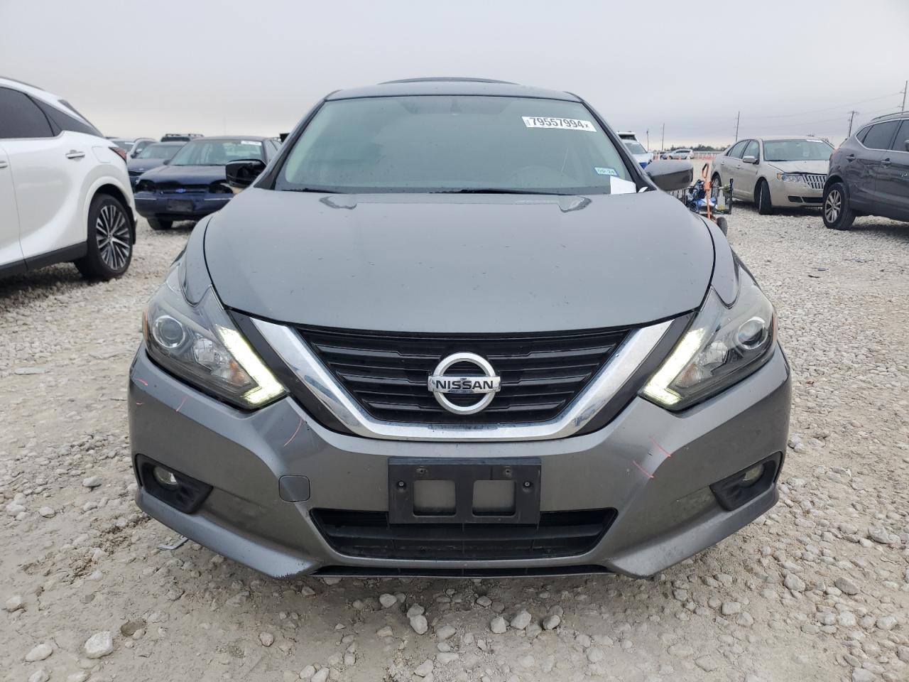 2017 Nissan Altima - Image 5