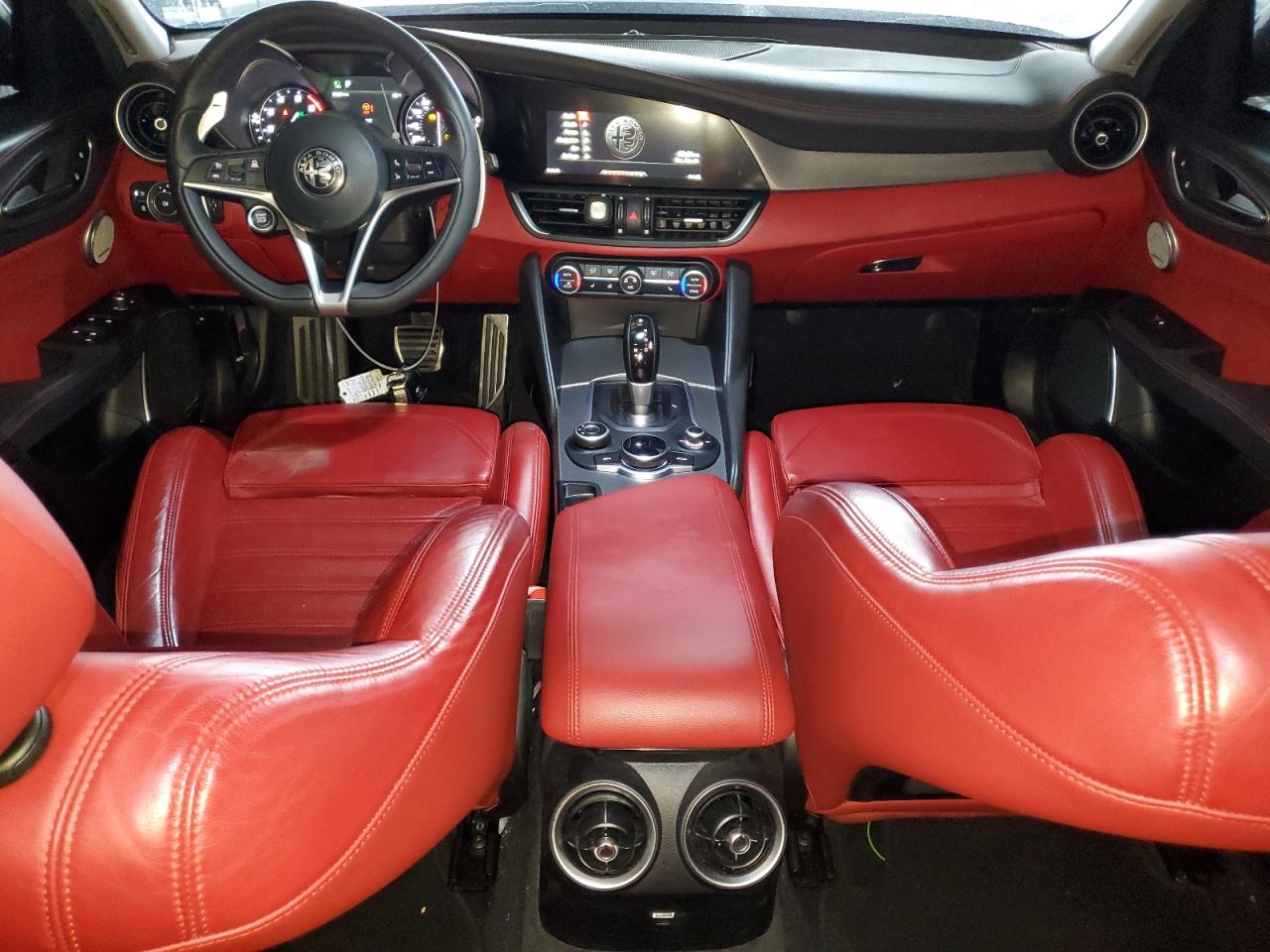 2018 Alfa Romeo Giulia - Image 8