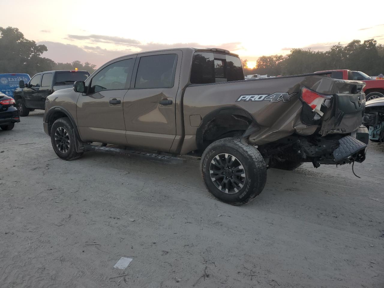2021 Nissan Titan - Image 2