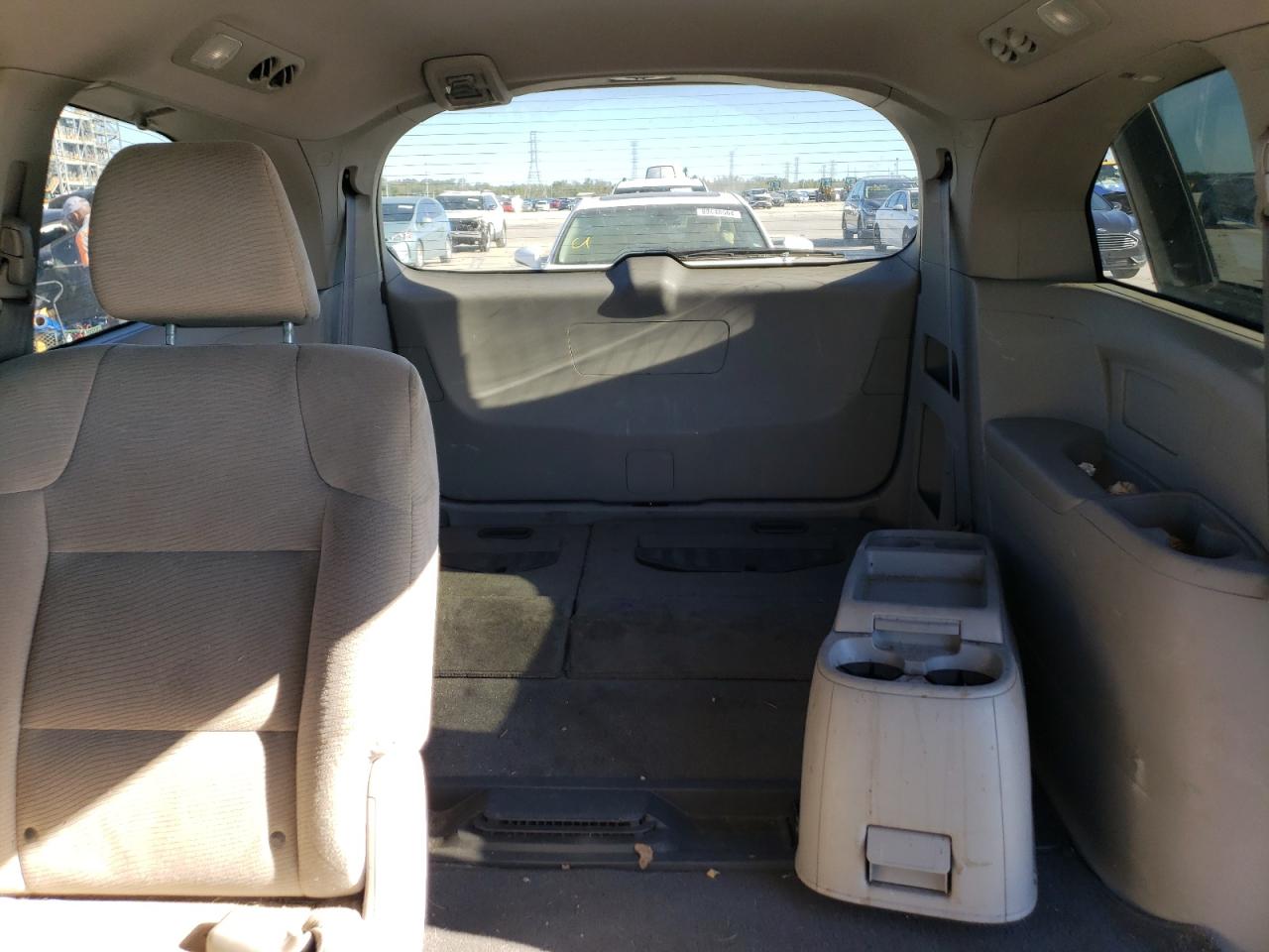 2011 Honda Odyssey - Image 10