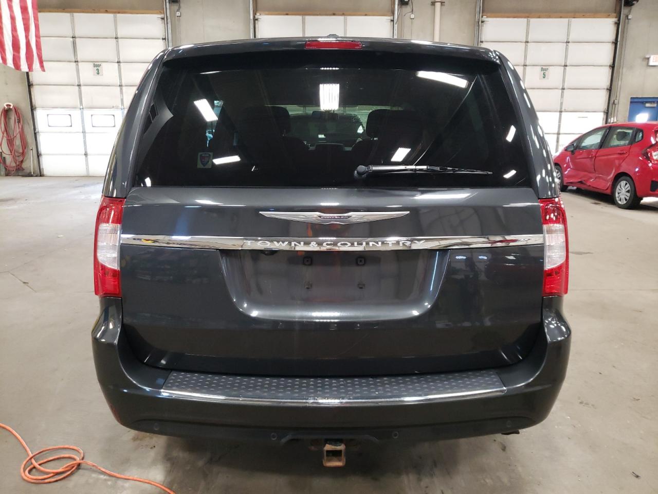 2011 Chrysler Town & Country - Image 6
