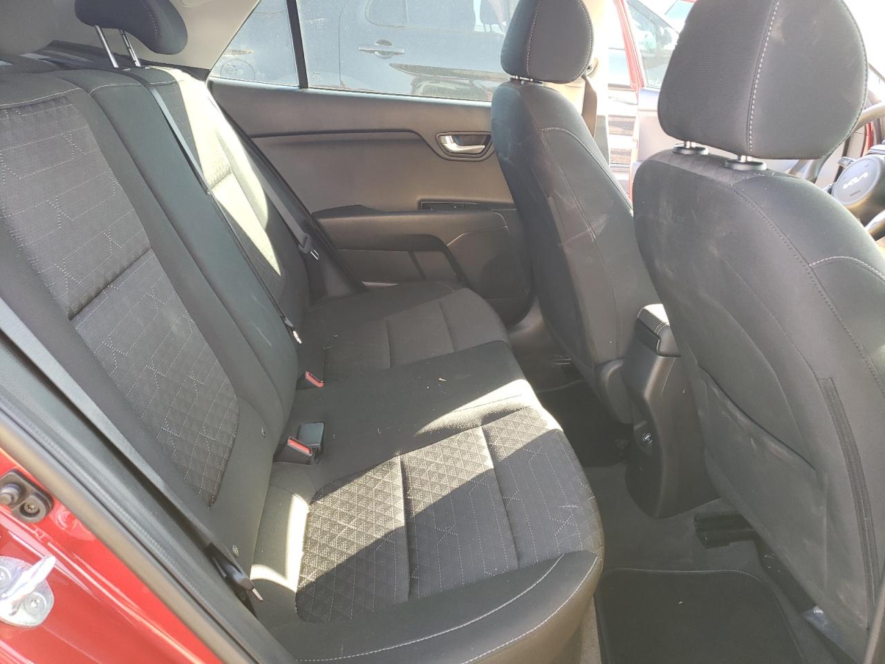 2022 Kia Rio - Image 10