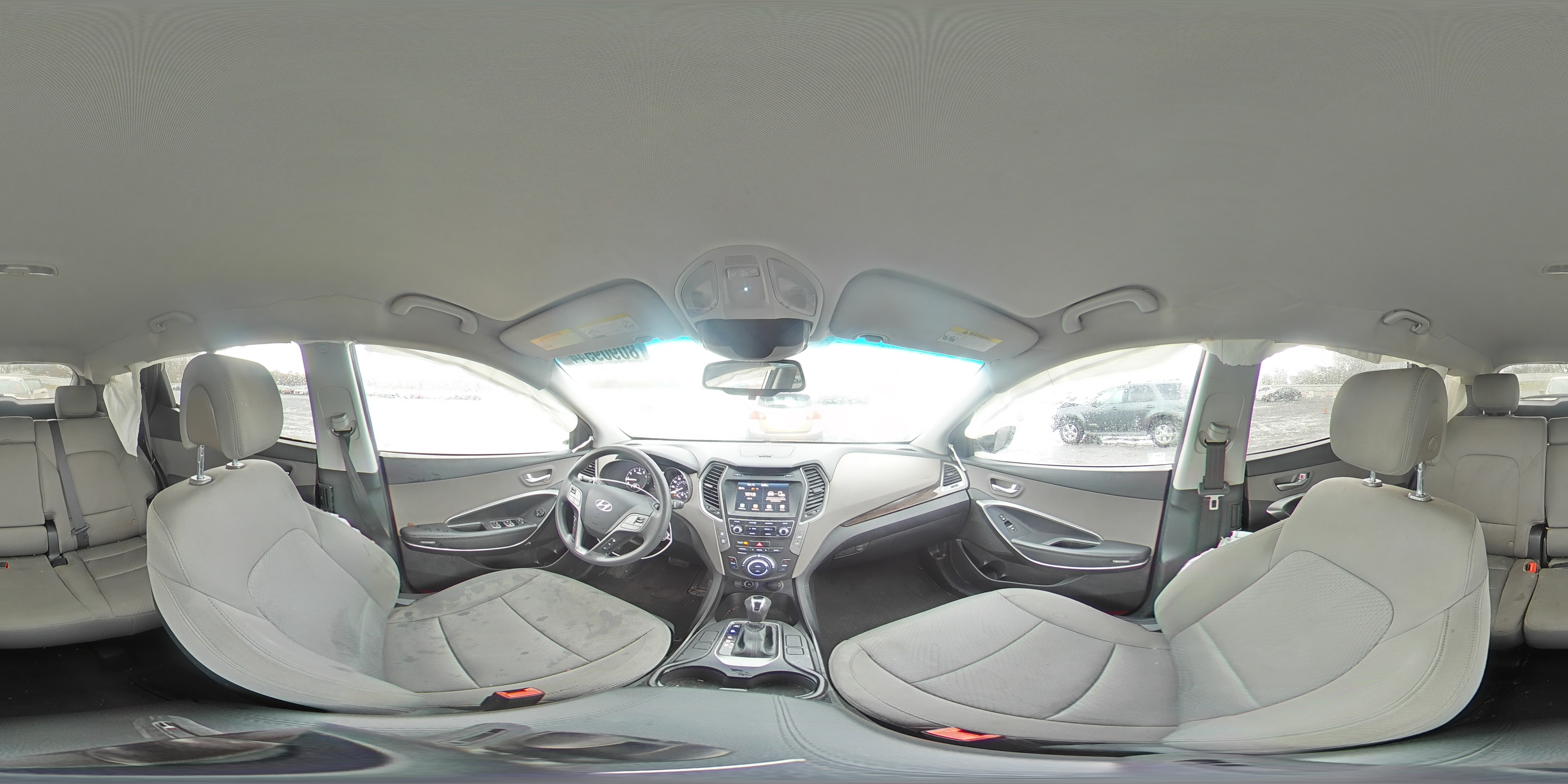 2017 Hyundai Santa Fe - Image 13
