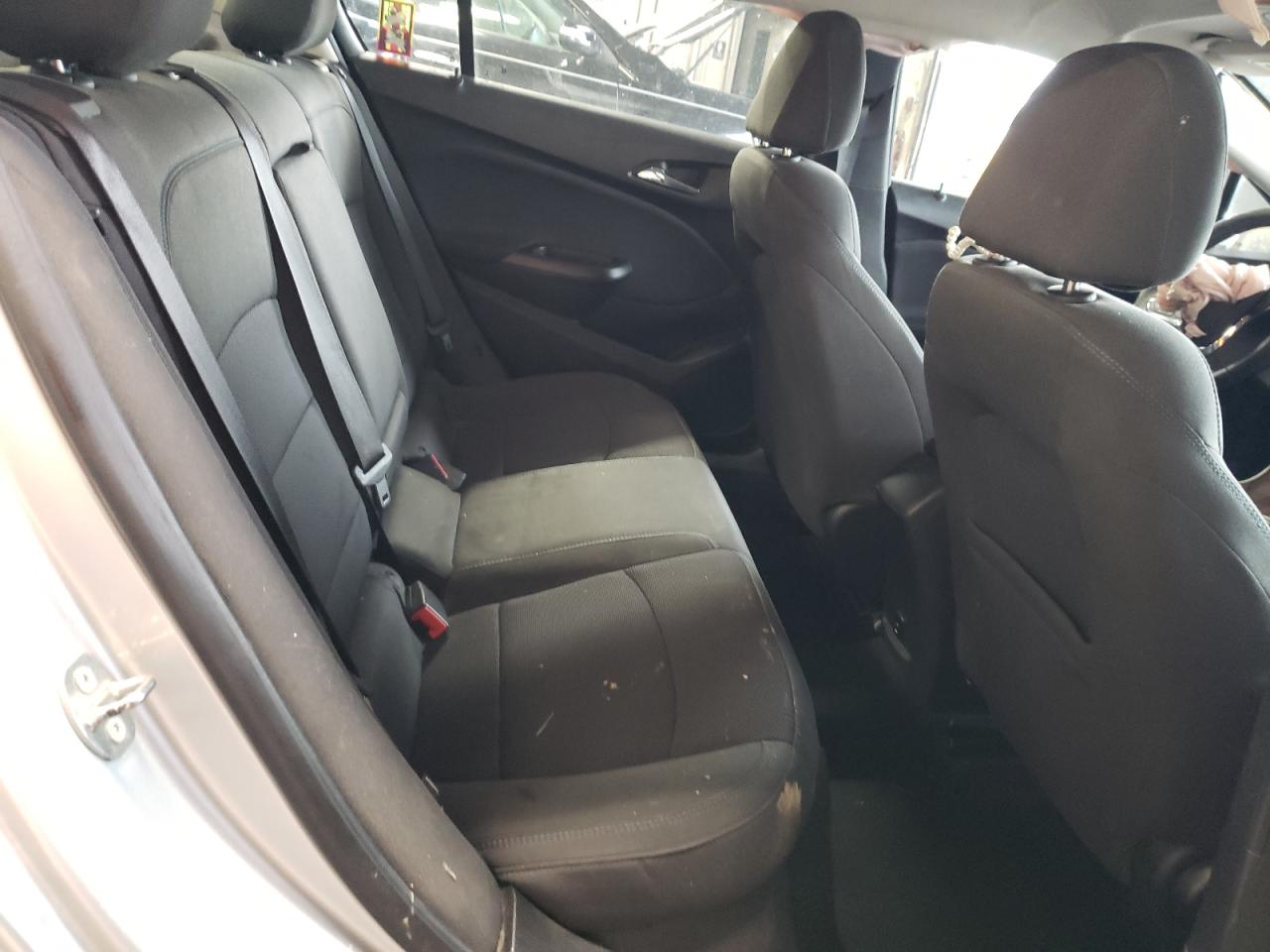 2018 Chevrolet Cruze - Image 10