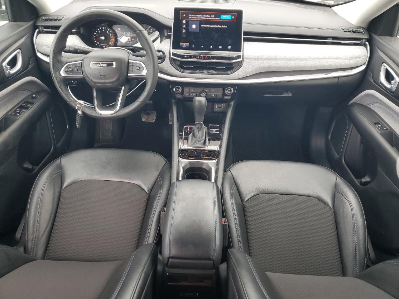 2022 Jeep Compass - Image 8