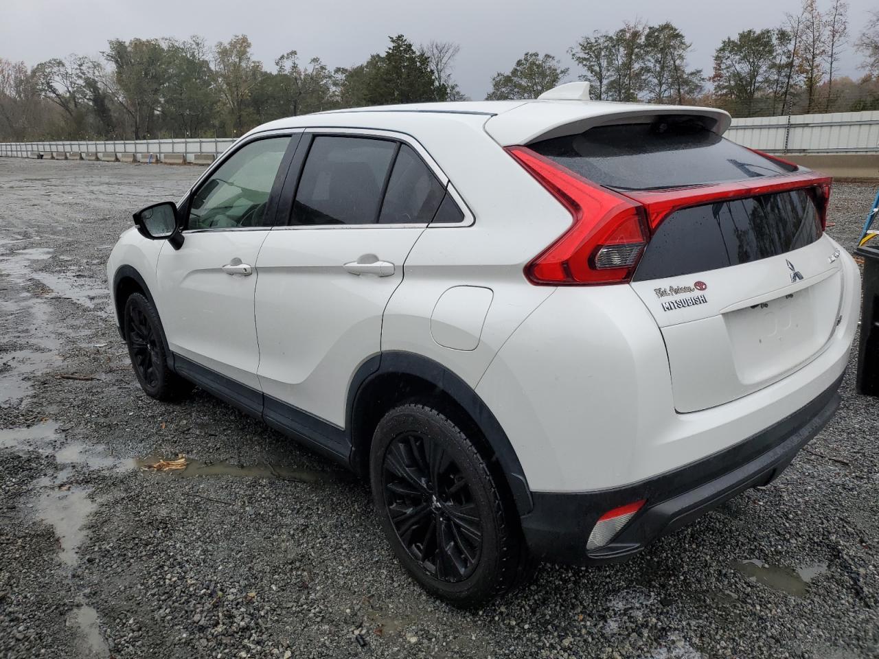 2019 Mitsubishi Eclipse - Image 2
