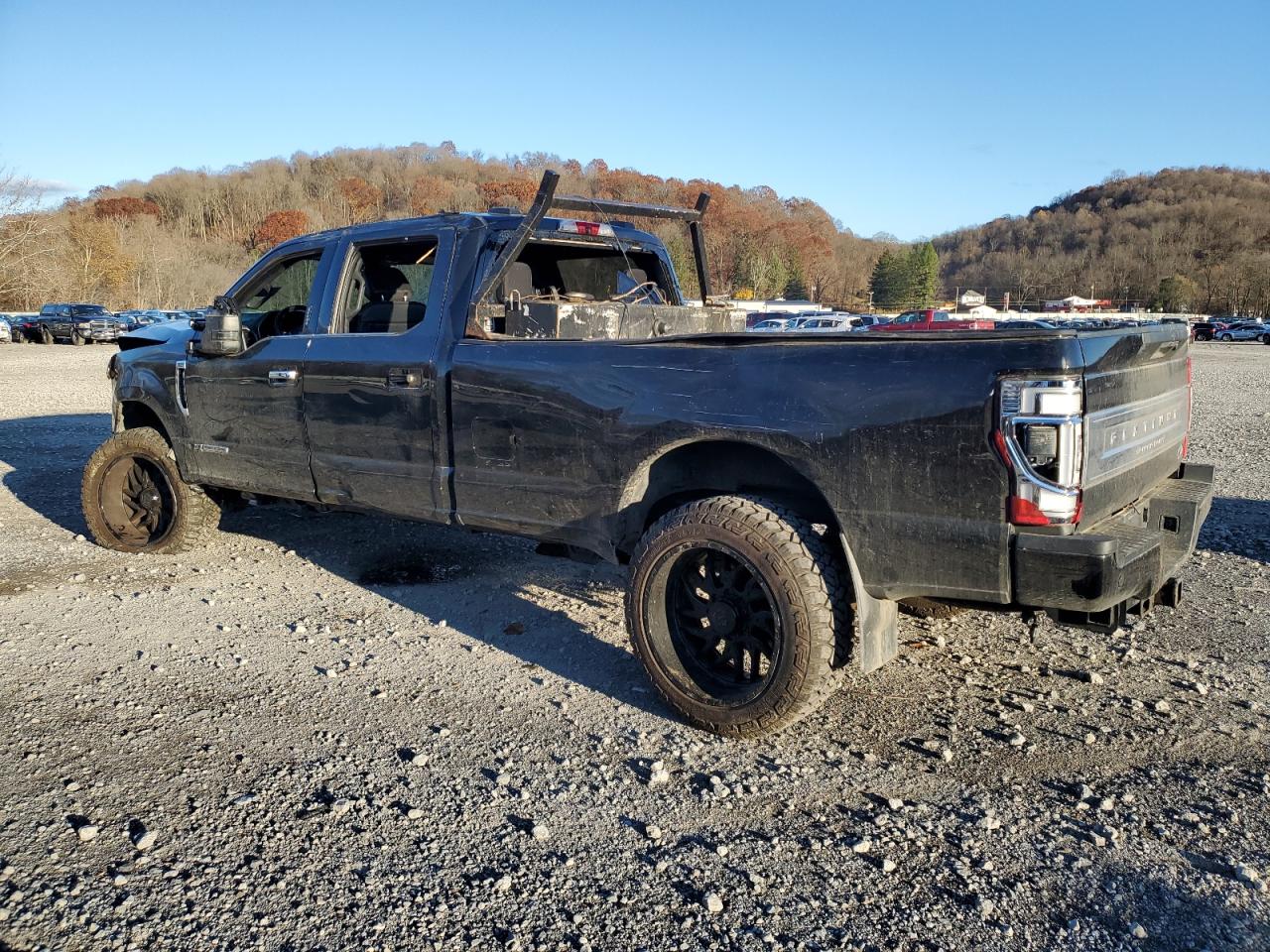 2022 Ford F350 - Image 2