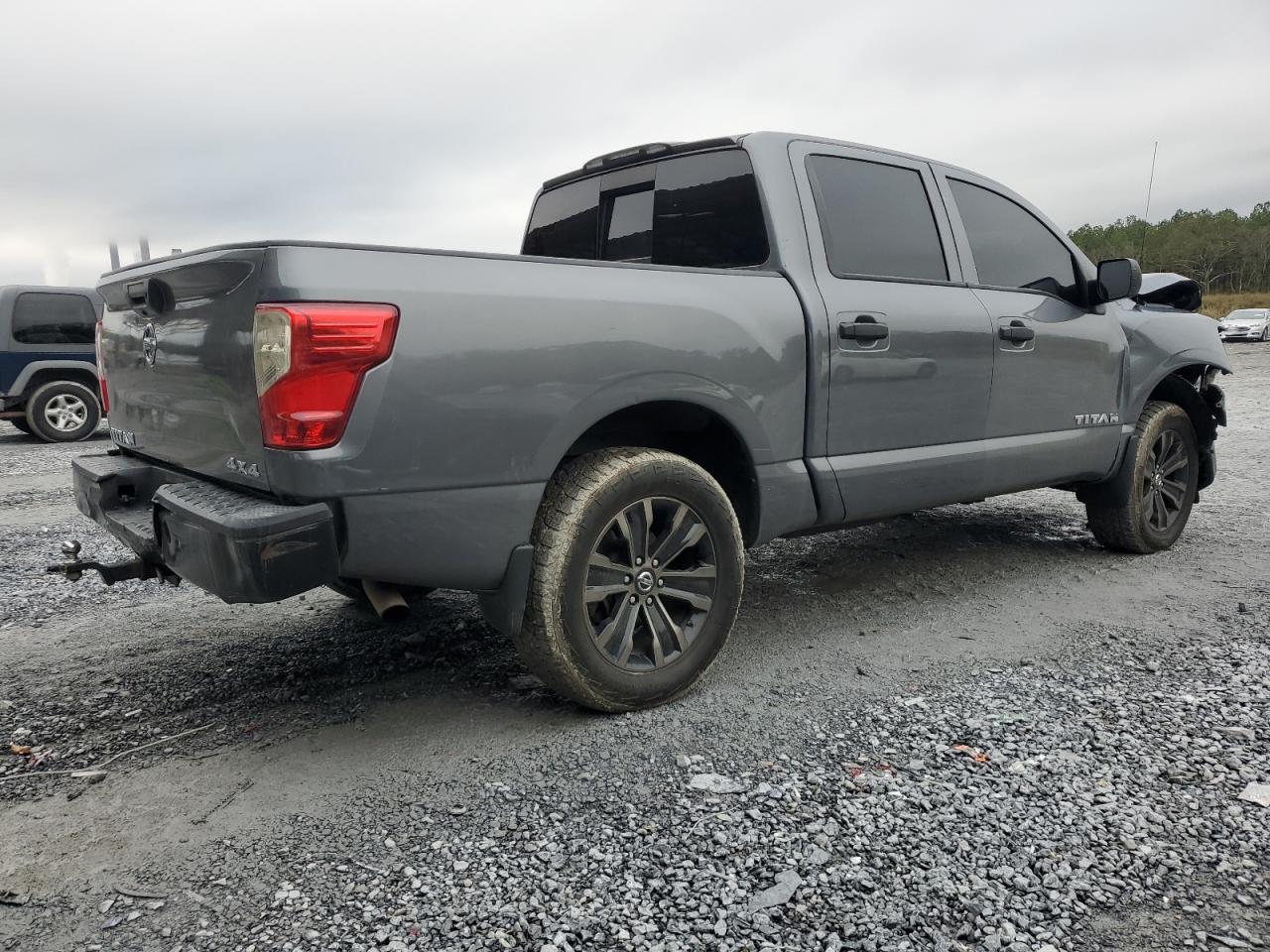 2018 Nissan Titan - Image 3