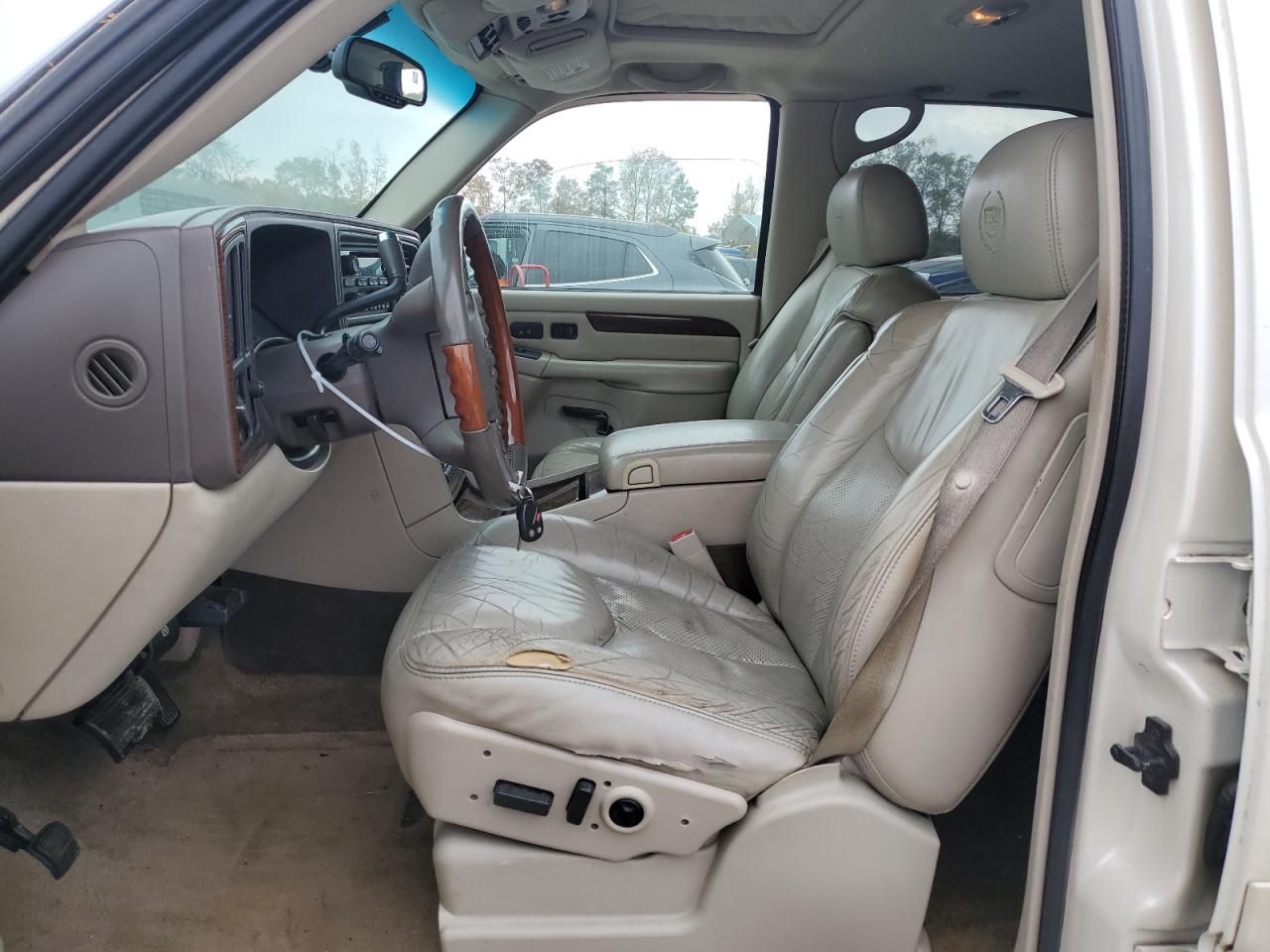 2003 Cadillac Escalade Luxury VIN: 1GYEK63N23R206814 Lot: 79010954