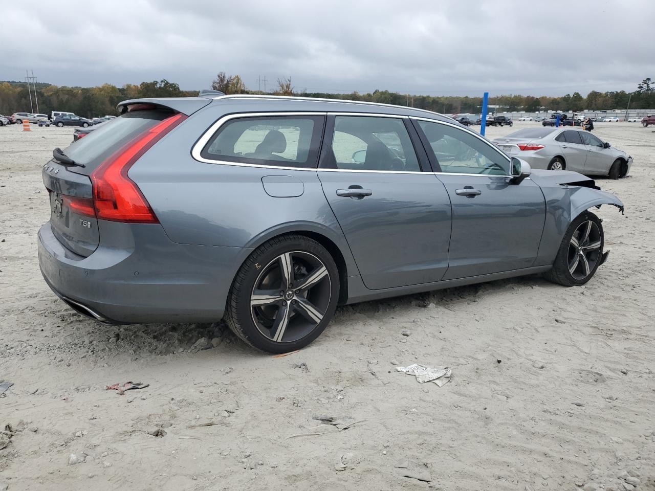 VIN YV1102GMXJ1047776 2018 VOLVO V90 no.3