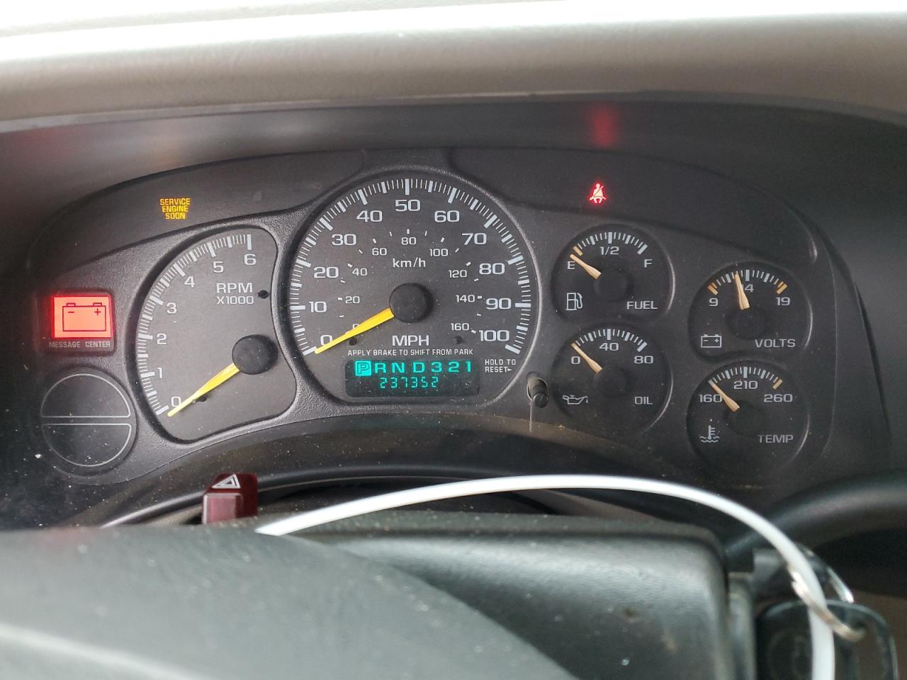 2000 Chevrolet Silverado - Image 9