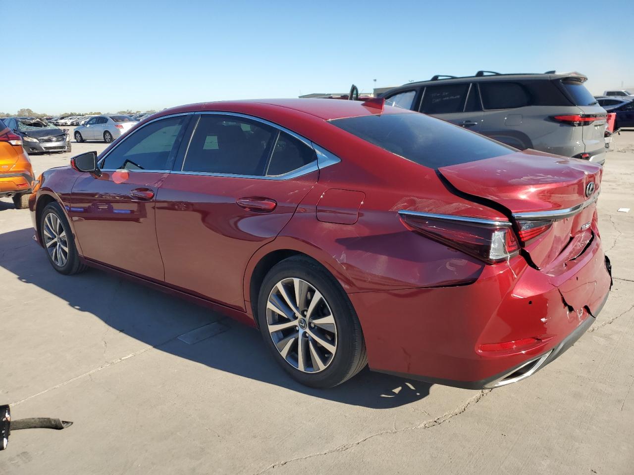 2021 Lexus ES - Image 2