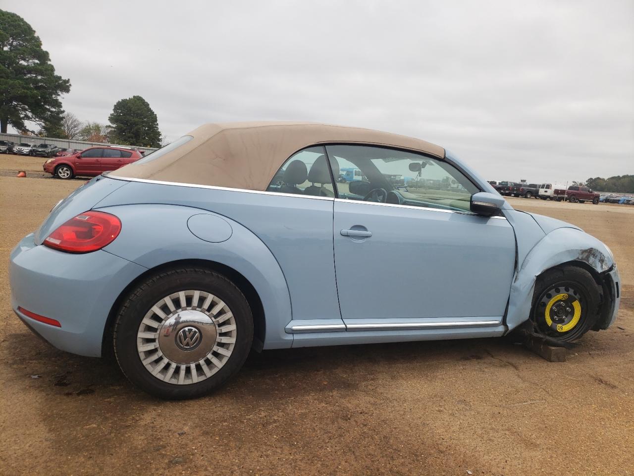 2013 Volkswagen Beetle - Image 3