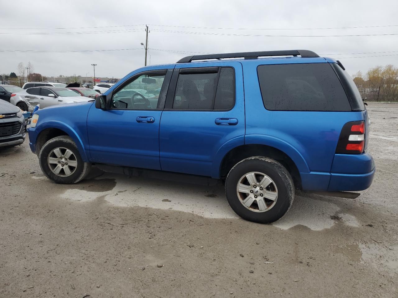 2010 Ford Explorer - Image 2