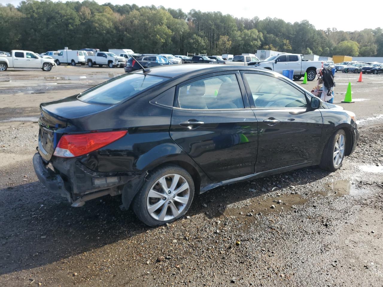 2014 Hyundai Accent - Image 3
