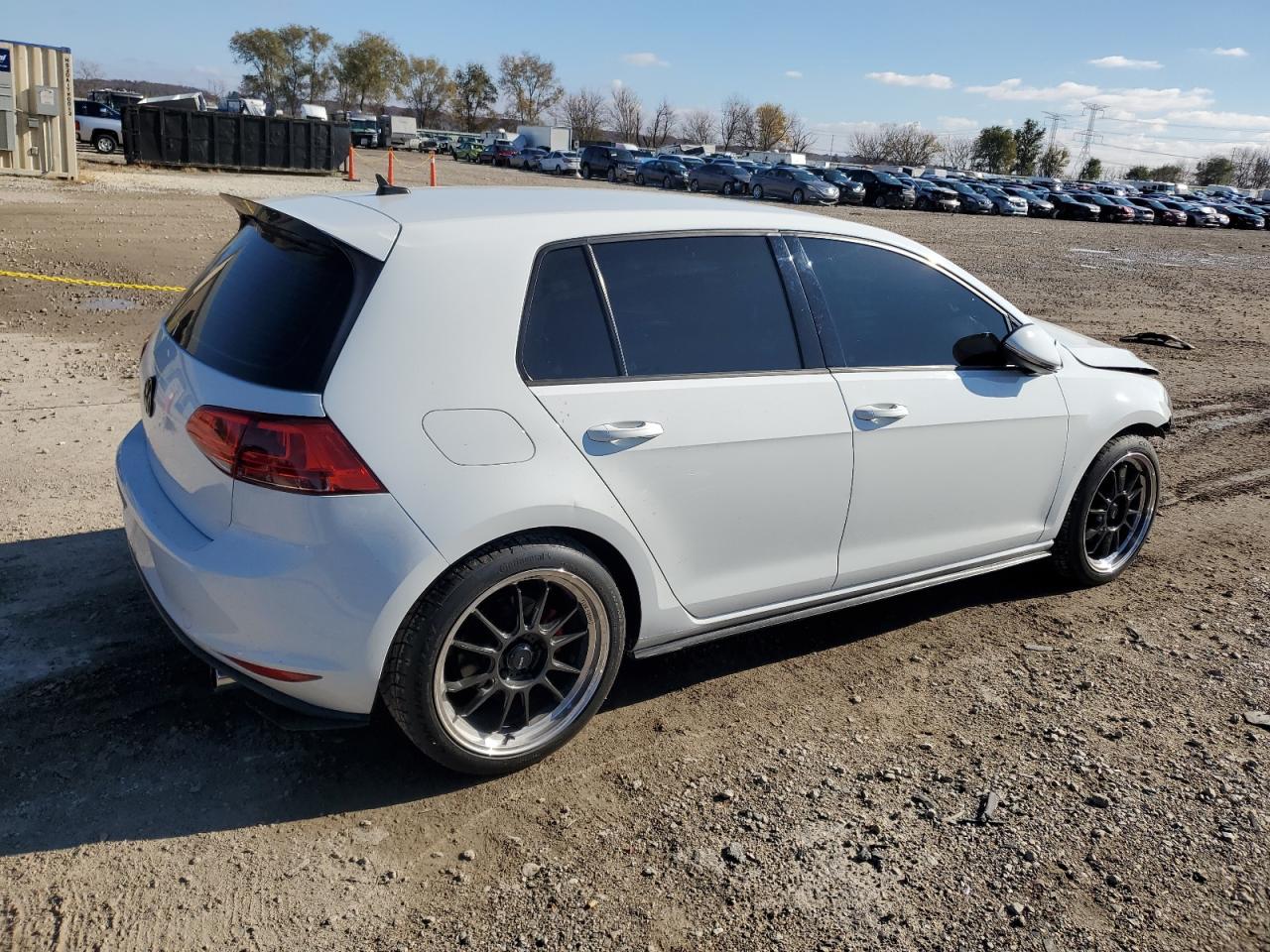 VIN 3VW4T7AU3FM023858 2015 VOLKSWAGEN GTI no.3