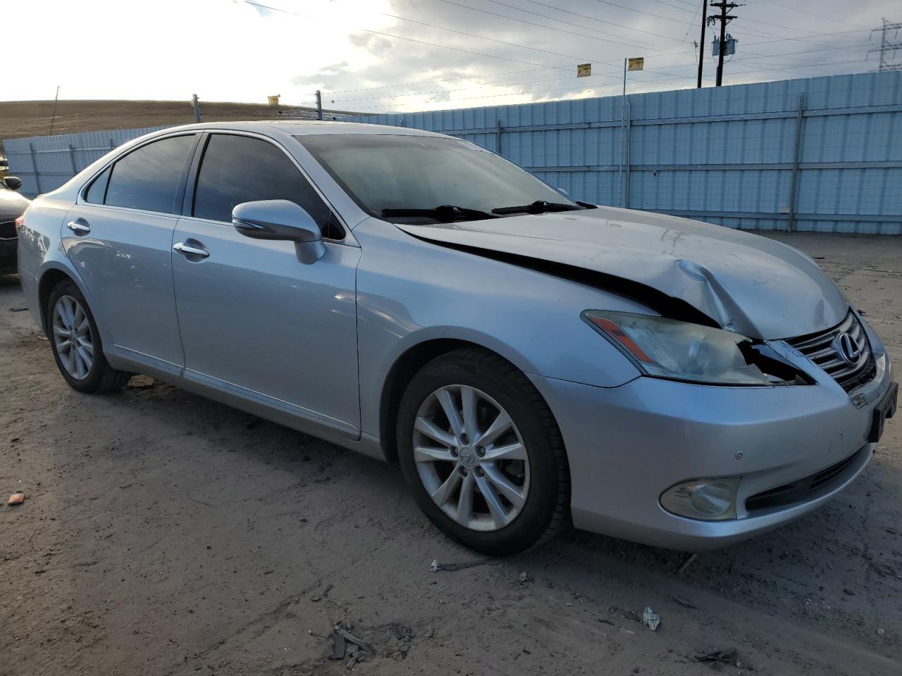 2010 Lexus ES - Image 4