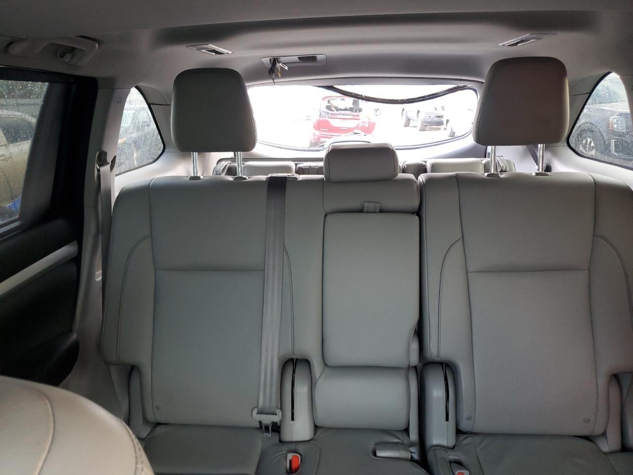 2016 Toyota Highlander - Image 10