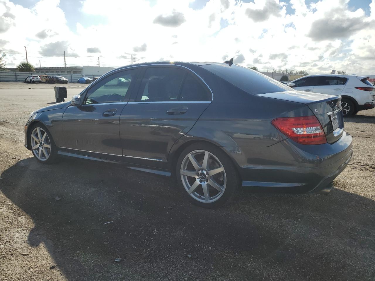 VIN WDDGF4HB2DR274298 2013 MERCEDES-BENZ C-CLASS no.2