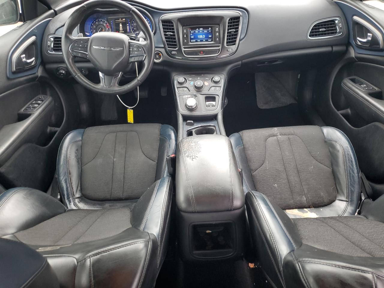 2016 Chrysler 200 - Image 8