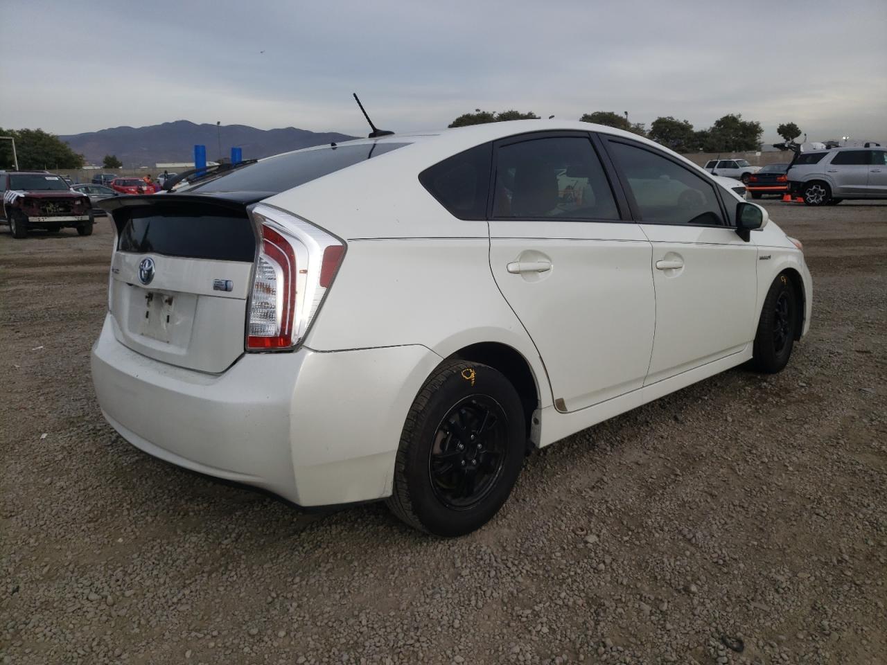 VIN JTDKN3DU1F1914253 2015 TOYOTA PRIUS no.3