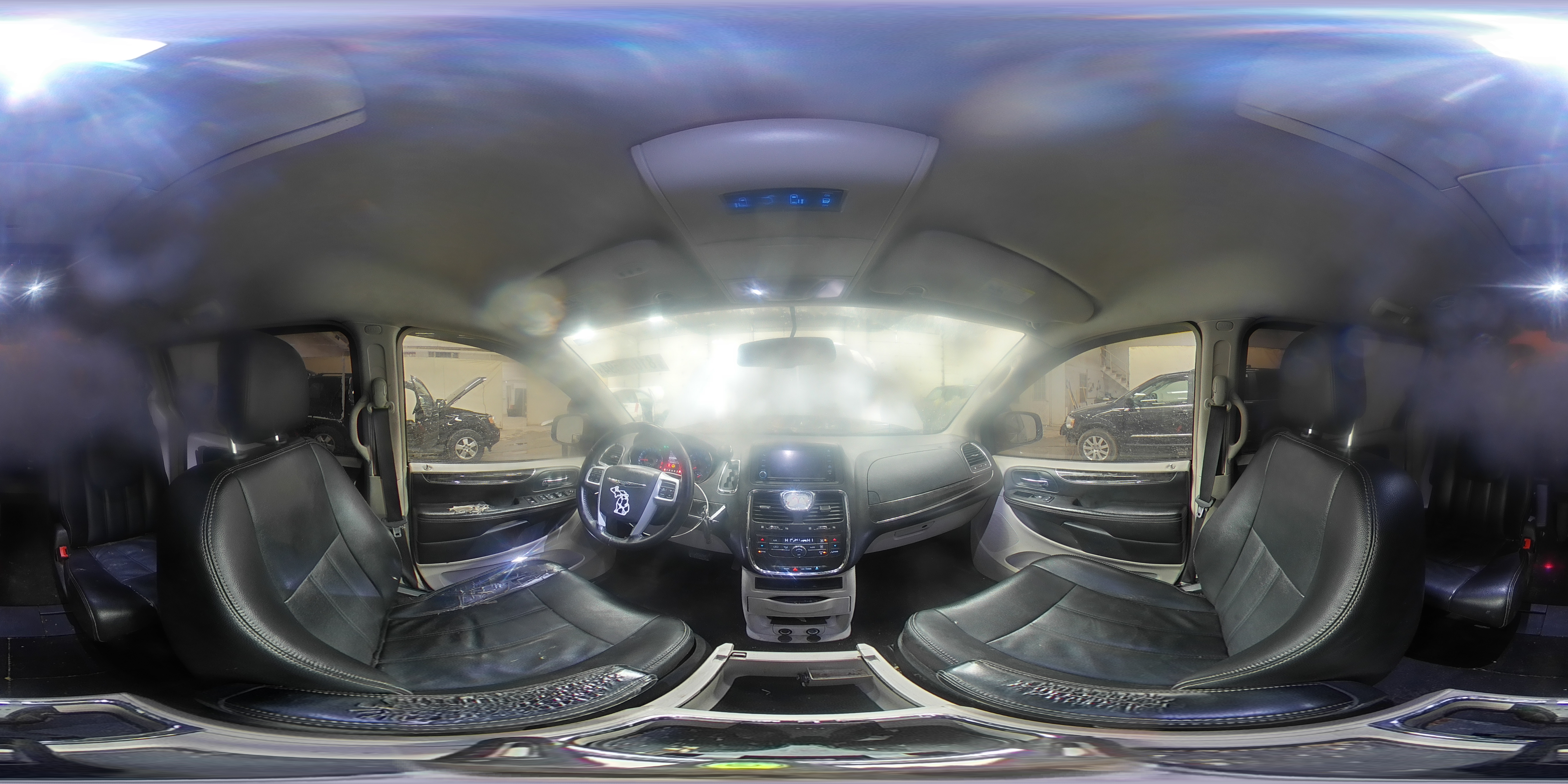 2014 Chrysler Town & Country - Image 16