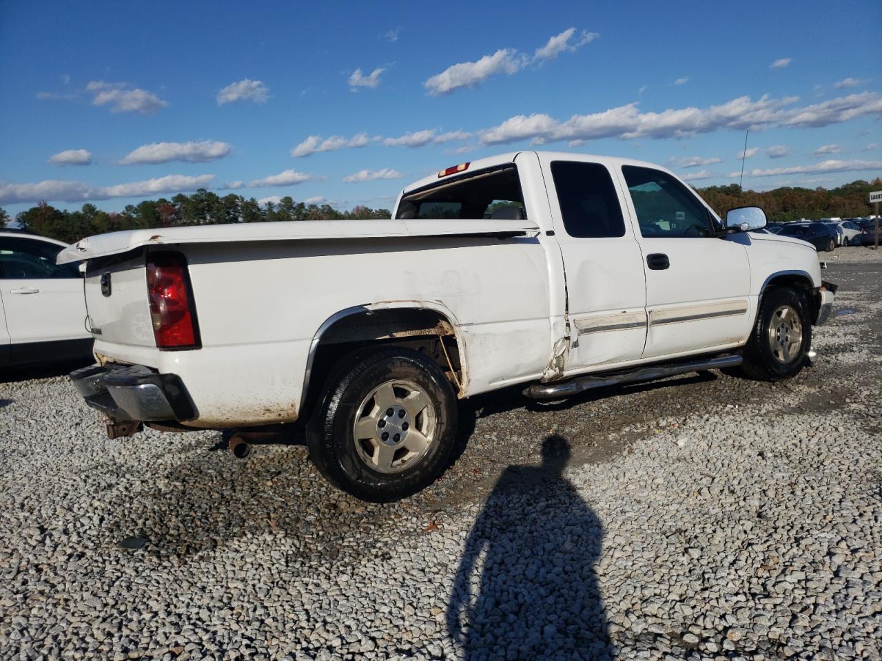 2006 Chevrolet Silverado - Image 3