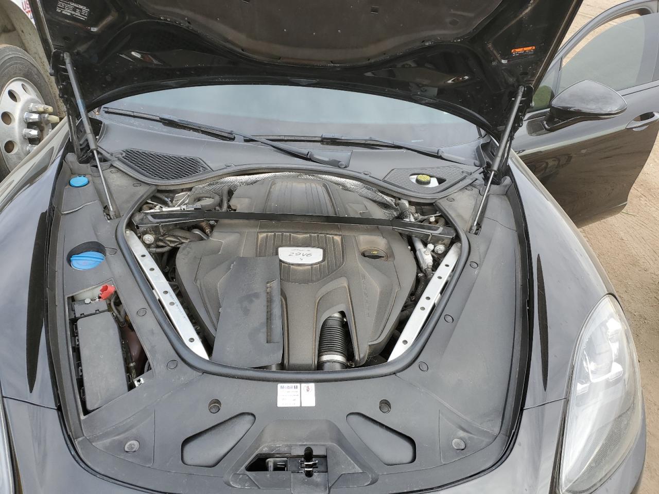 2020 Porsche Panamera - Image 12