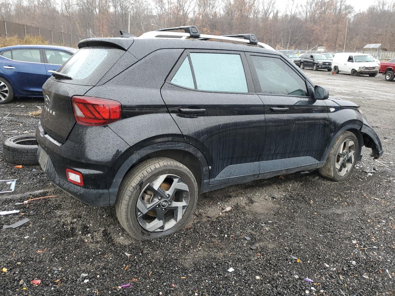 2021 Hyundai Venue - Image 3
