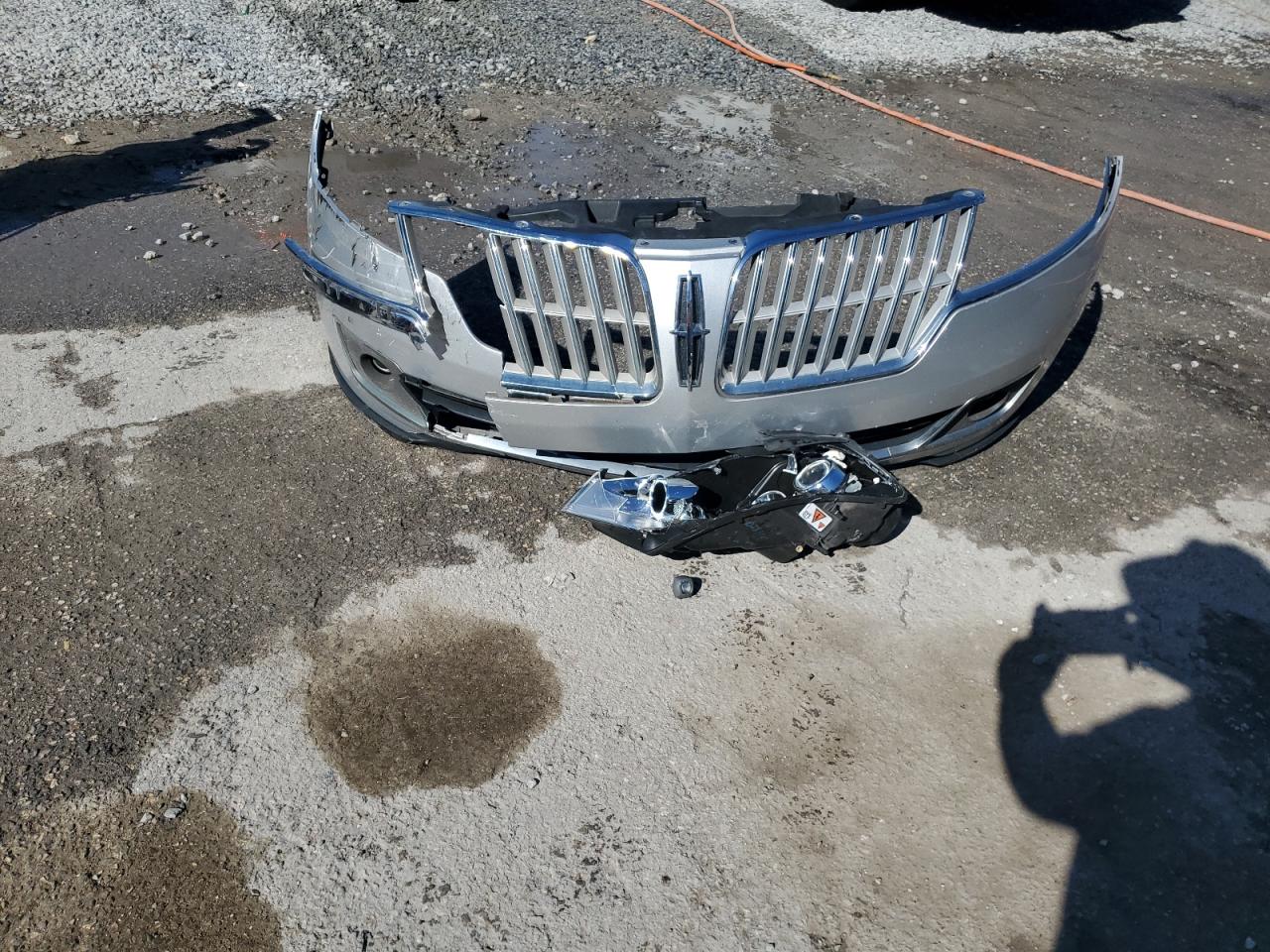 2011 Lincoln MKZ - Image 12