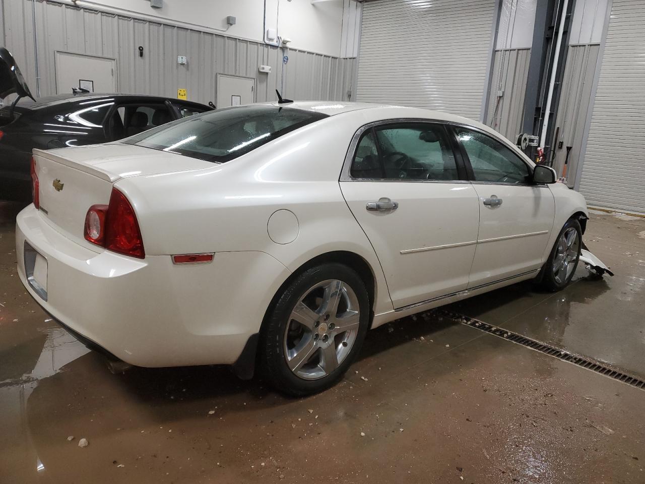 2011 Chevrolet Malibu - Image 3