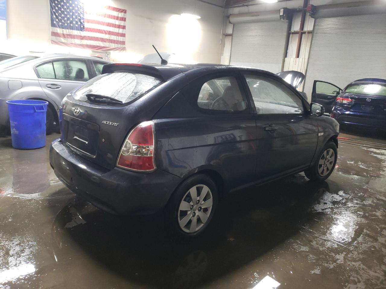 2010 Hyundai Accent - Image 3