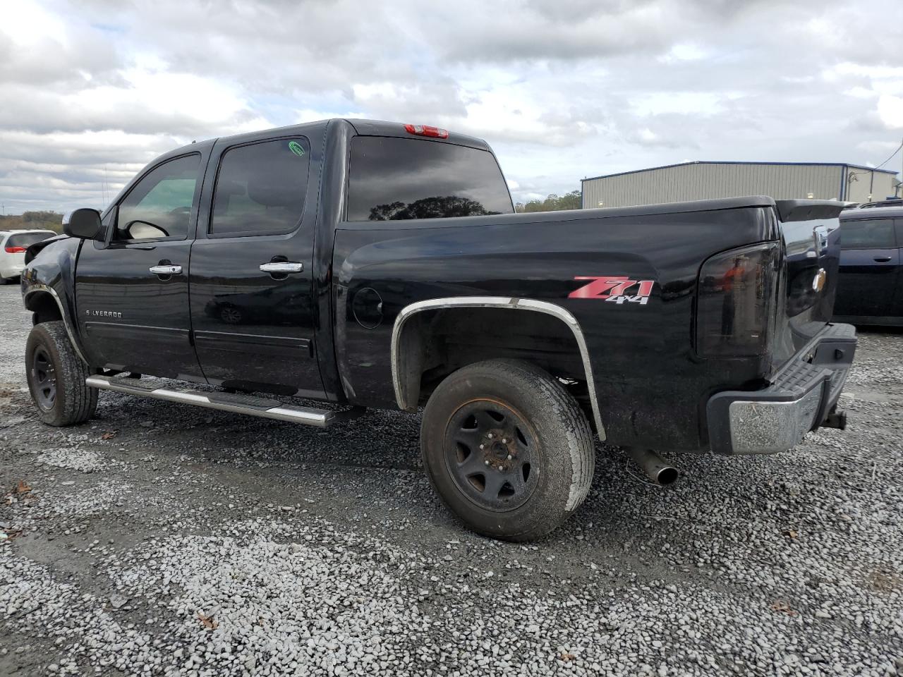 2010 Chevrolet Silverado - Image 2