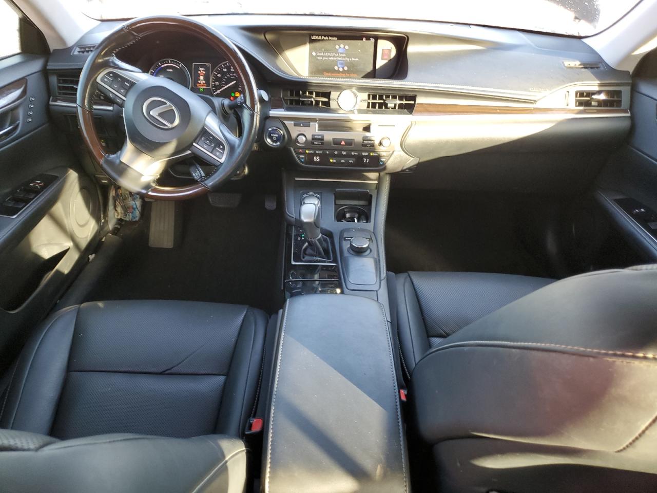 2016 Lexus ES - Image 8