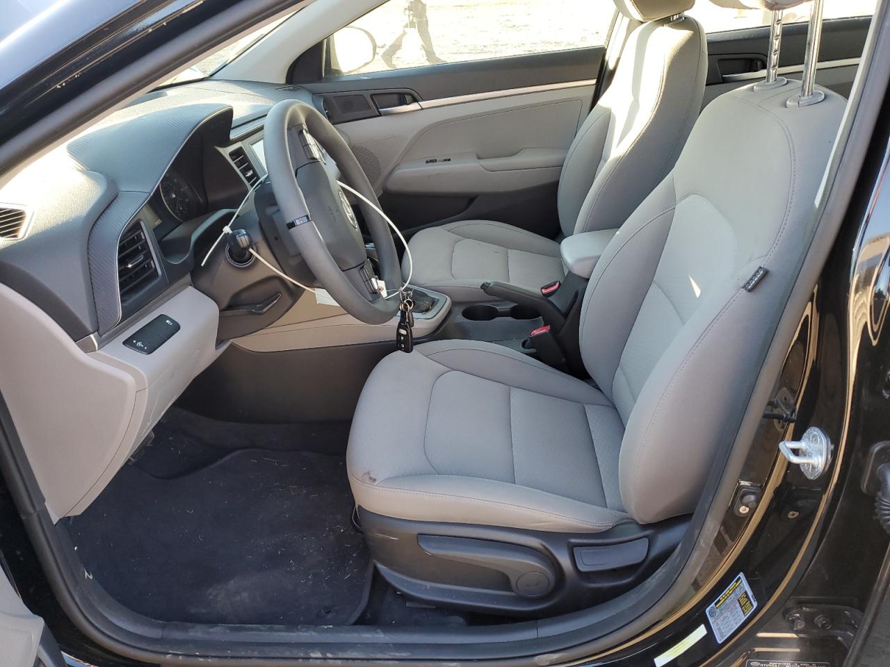 2019 Hyundai Elantra - Image 7