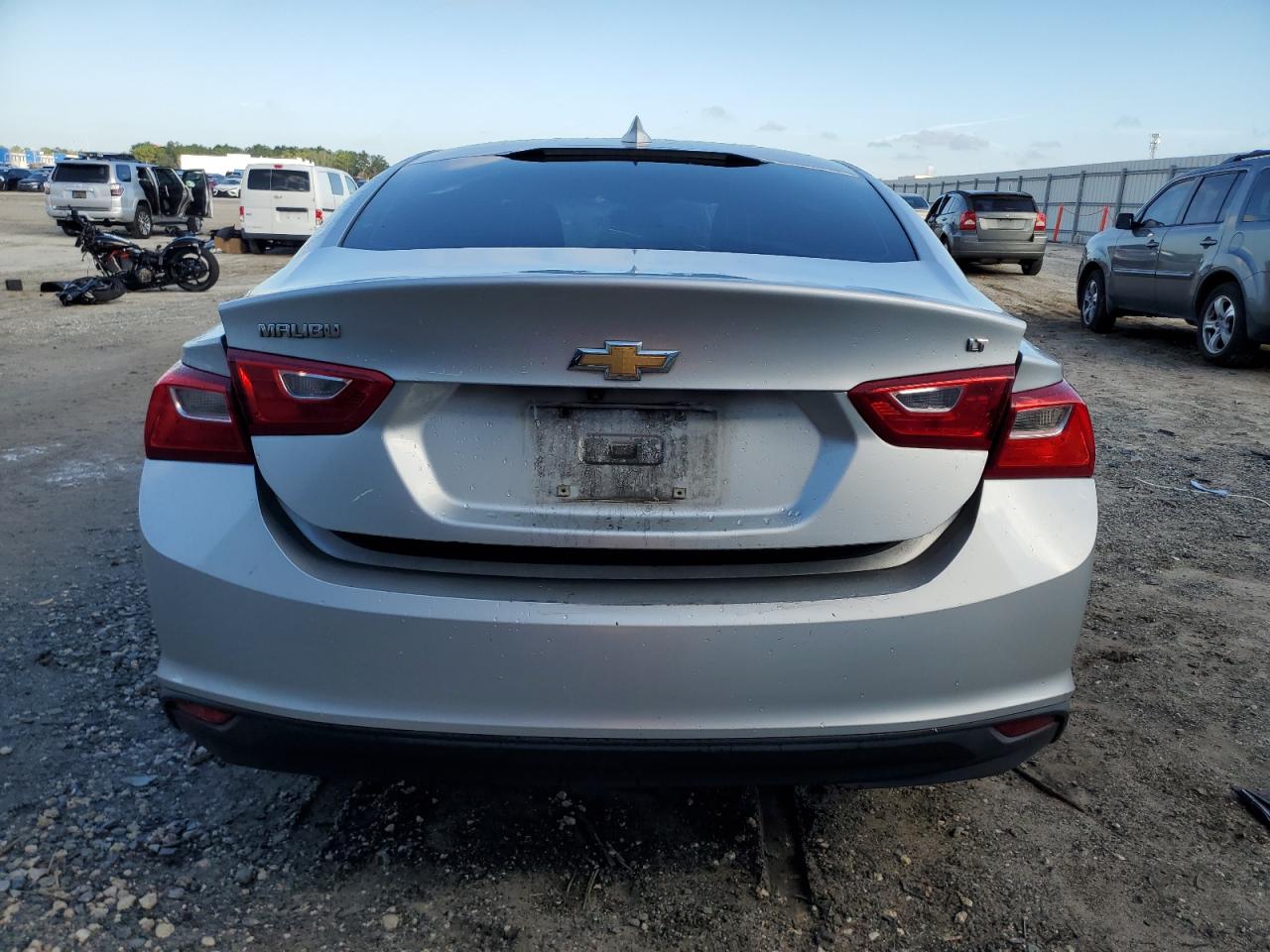 VIN 1G1ZD5ST4JF136185 2018 CHEVROLET MALIBU no.6