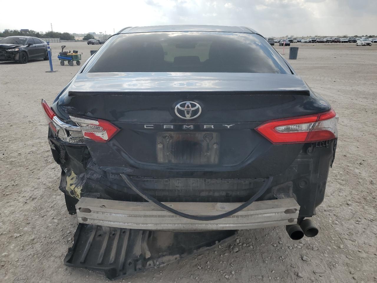 2018 Toyota Camry L VIN: 4T1B11HKXJU067938 Lot: 79251894