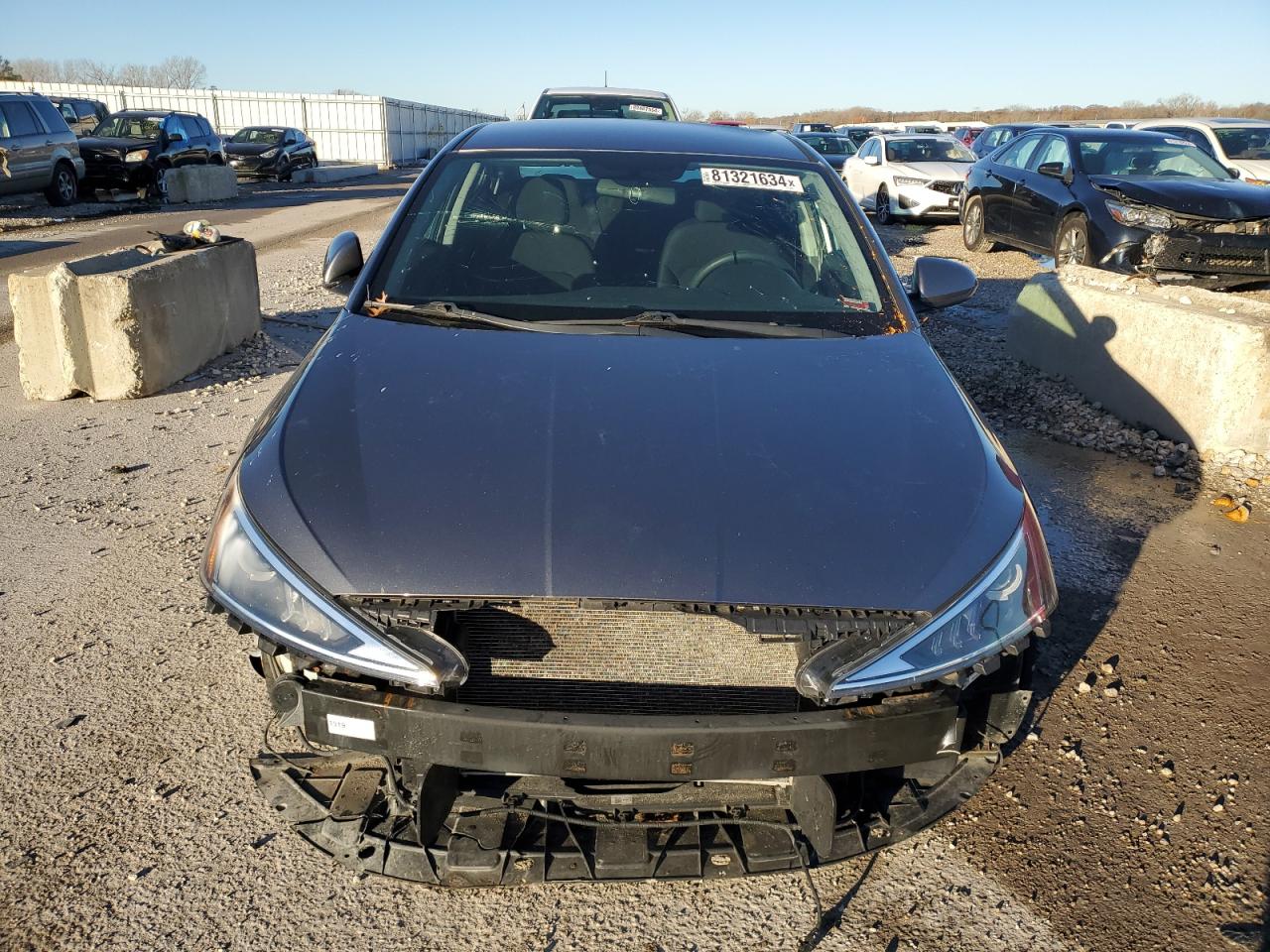 2019 Hyundai Elantra - Image 5