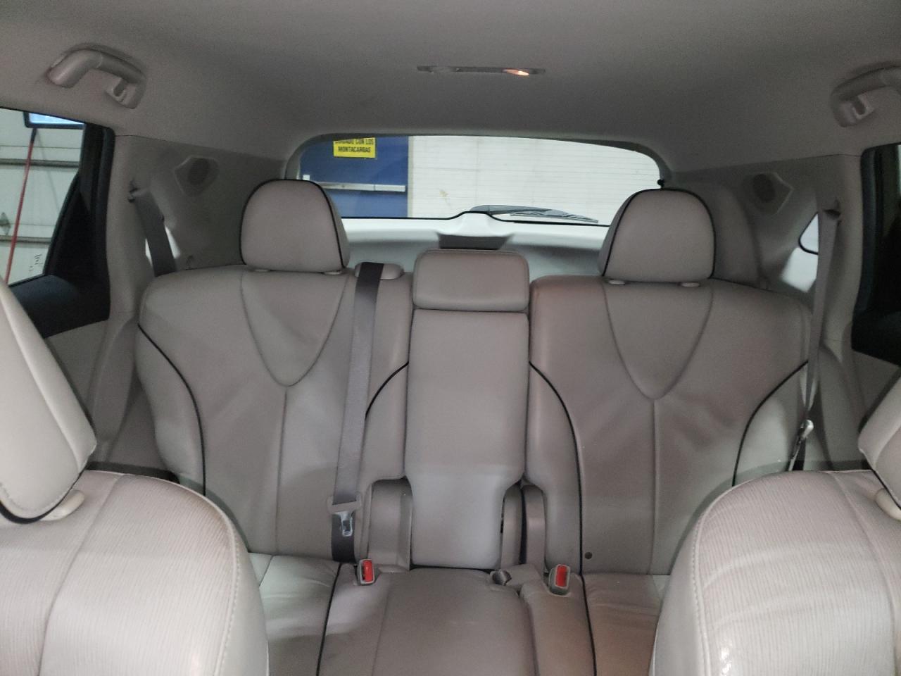 2010 Toyota Venza - Image 10
