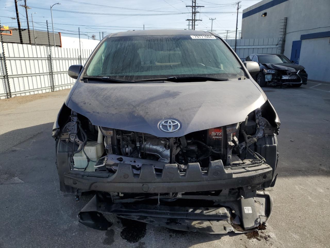 2016 Toyota Sienna - Image 5